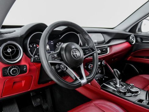 Used 2019 Alfa Romeo Stelvio RWD image 12