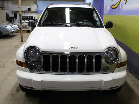 Used 2006 Jeep Liberty Limited image 3