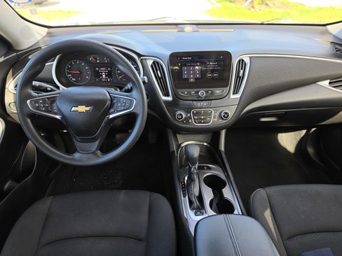 Used 2024 Chevrolet Malibu LT FWD image 8
