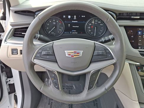 Used 2023 Cadillac XT5 Premium Luxury w/ Technology Package image 11