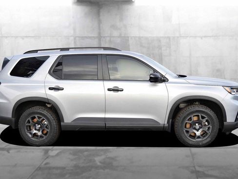 New 2025 Honda Pilot TrailSport image 5