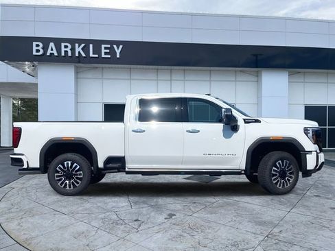 New 2026 GMC Sierra 2500 Denali Ultimate AWD/4WD image 2