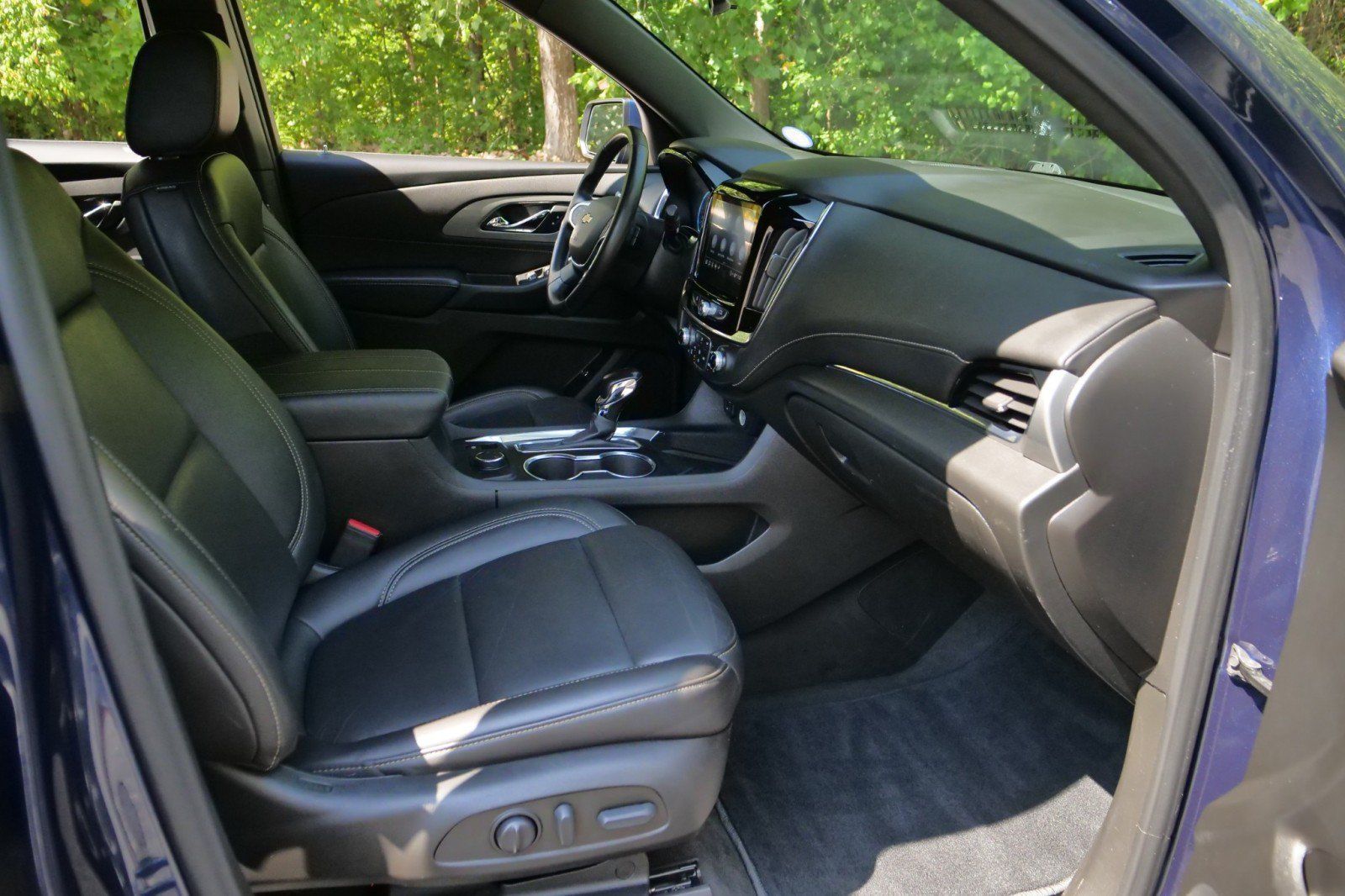 Used 2022 Chevrolet Traverse LT AWD/4WD image 37