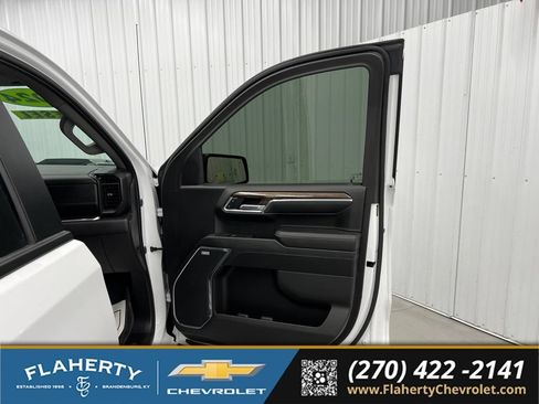 Used 2024 Chevrolet Silverado 1500 LT Trail Boss w/ LT Trail Boss Premium Package AWD/4WD image 14