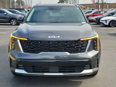 Used 2025 Kia Sorento EX image 2