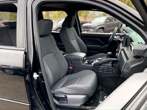 Used 2025 Toyota Tacoma SR image 8