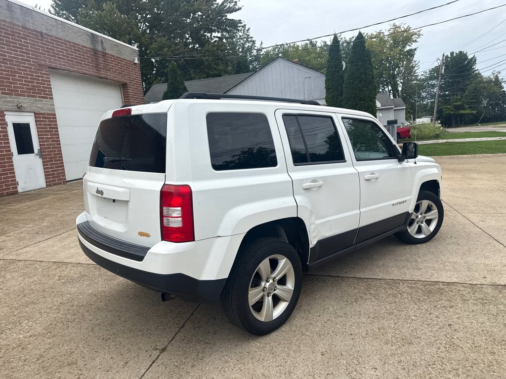 Used 2015 Jeep Patriot Latitude w/ Sun/Sound Group AWD/4WD image 6