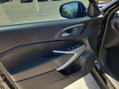 Certified 2025 Chevrolet Trax LS image 16