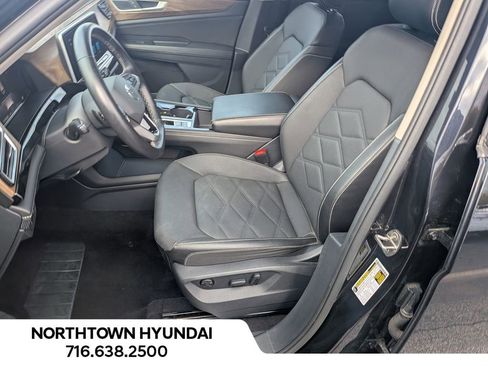 Used 2025 Volkswagen Atlas SE image 5