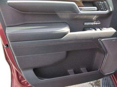 Used 2024 Chevrolet Silverado 1500 High Country w/ Technology Package image 29