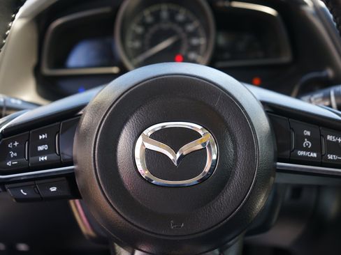 Used 2018 MAZDA MAZDA3 Touring FWD image 20