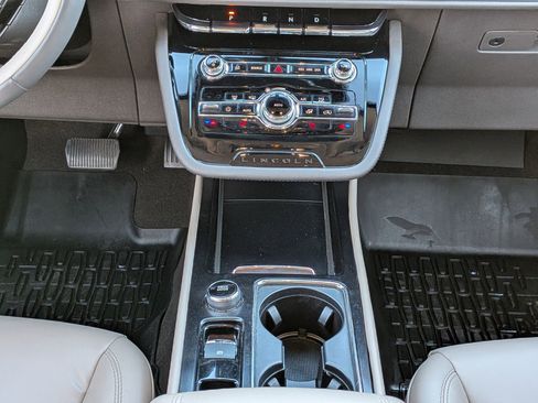 Used 2022 Lincoln Corsair FWD image 22