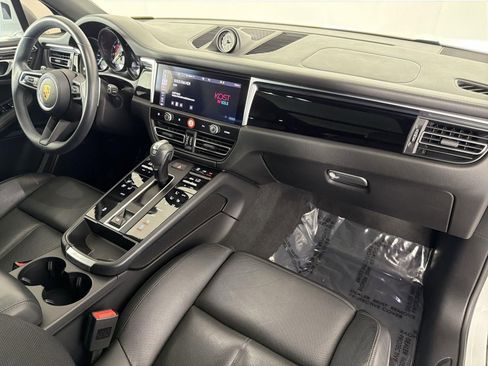 Used 2022 Porsche Macan image 34