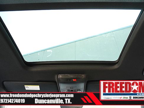 Used 2021 Volkswagen Atlas Cross Sport SE w/ Panoramic Sunroof Package FWD image 35