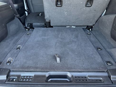 Used 2025 Jeep Wrangler Unlimited Sahara AWD/4WD image 16