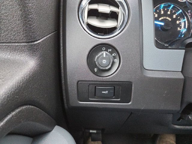 Used 2011 Ford F150 XLT w/ XLT Convenience Pkg AWD/4WD image 16