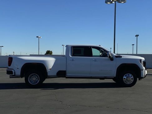New 2026 GMC Sierra 3500 Denali Ultimate AWD/4WD image 12