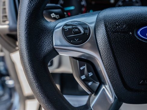 Used 2019 Ford Transit Connect XLT image 16