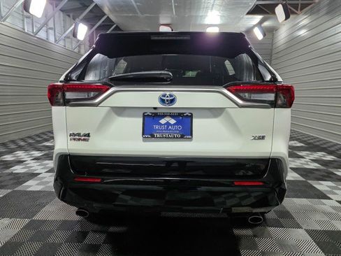 Used 2022 Toyota RAV4 XSE image 6