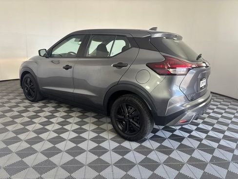 Used 2021 Nissan Kicks S FWD image 34