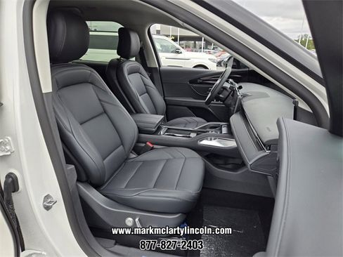 New 2026 Lincoln Nautilus Premier image 12