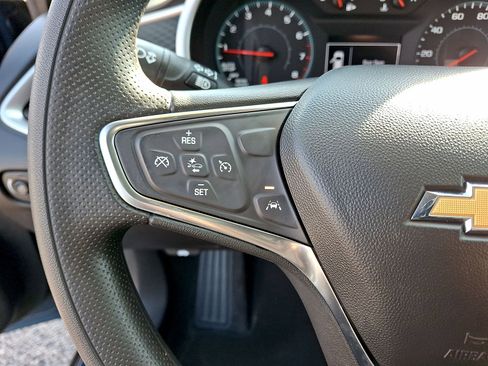 Used 2025 Chevrolet Malibu LS FWD image 17