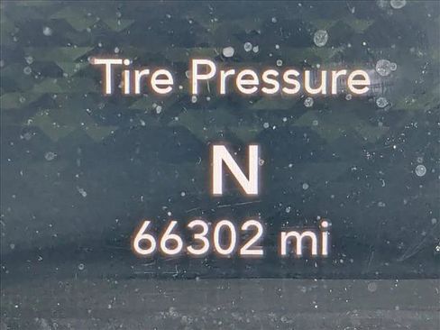 Used 2018 Jeep Wrangler Unlimited Sahara image 11