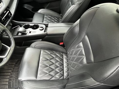 Used 2022 Nissan Rogue Platinum w/ Head-Up Display Package image 16