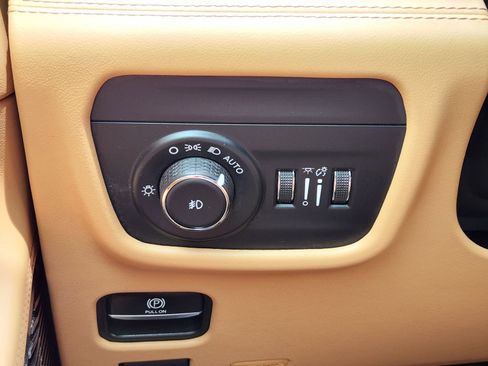 Used 2023 Jeep Grand Cherokee L Summit AWD/4WD image 31