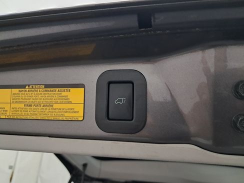 Used 2013 Toyota Sienna Limited w/ Premium Pkg image 34