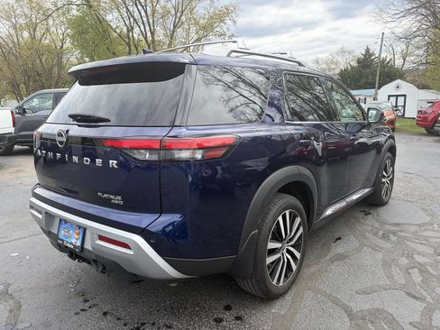 Used 2023 Nissan Pathfinder Platinum image 9