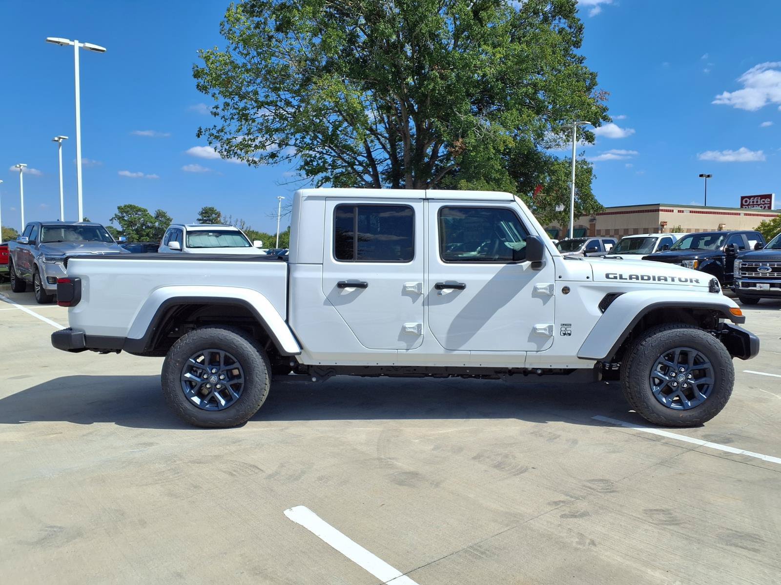 New 2026 Jeep Gladiator Sport AWD/4WD image 5