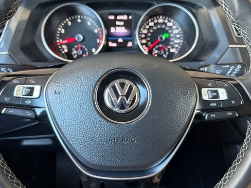 Used 2021 Volkswagen Tiguan SE image 20