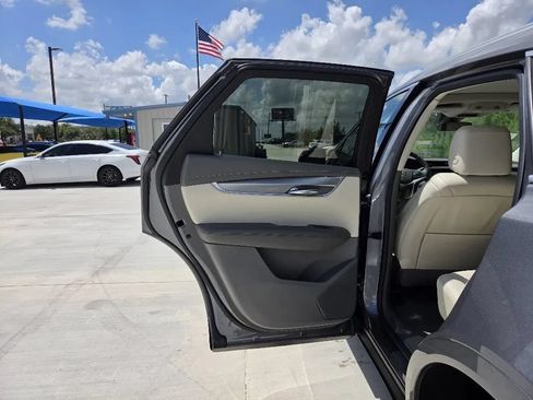 Used 2021 Cadillac XT5 Premium Luxury FWD image 15