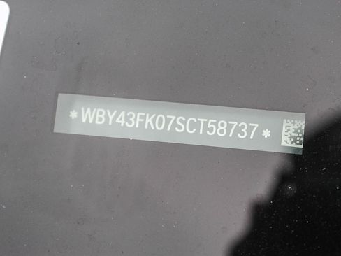 Used 2025 BMW i5 M60 image 29