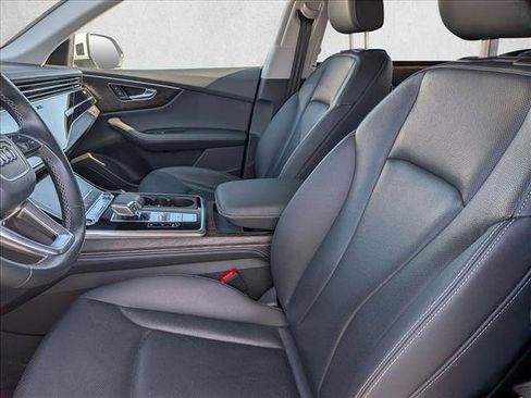 Used 2023 Audi Q8 Prestige w/ Prestige Package image 13