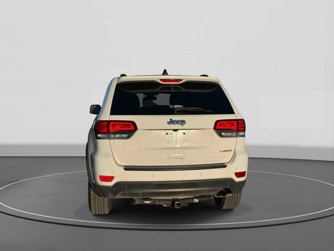 Used 2020 Jeep Grand Cherokee Laredo image 6