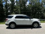 Used 2013 Ford Explorer XLT image 3