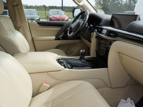 Used 2018 Lexus LX 570 4WD image 6