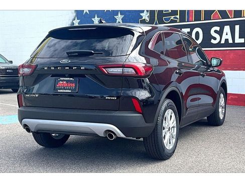 Used 2023 Ford Escape Active AWD/4WD image 2