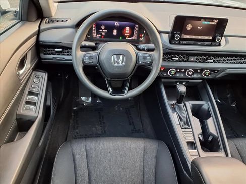 Used 2023 Honda Accord EX image 7