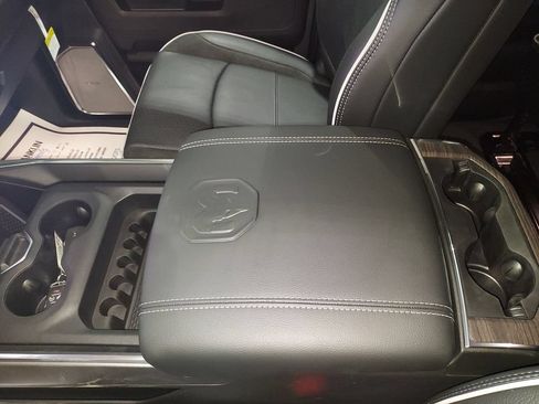 New 2026 RAM 2500 Laramie AWD/4WD image 27