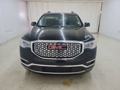 Used 2017 GMC Acadia Denali w/ Technology Package FWD image 2
