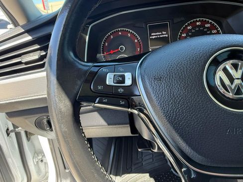 Used 2019 Volkswagen Jetta SE FWD image 16