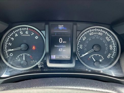 Used 2021 Toyota Tacoma TRD Off-Road w/ Technology Package AWD/4WD image 18