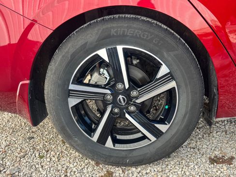 Used 2025 Nissan Sentra SV image 14