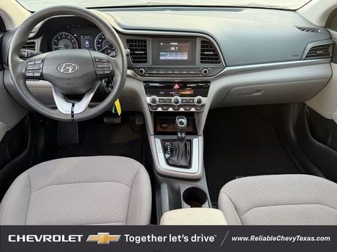 Used 2020 Hyundai Elantra SE FWD image 11