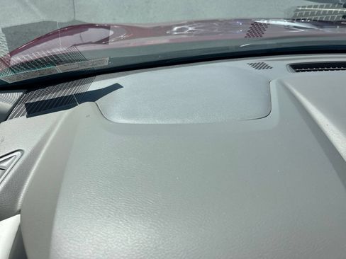 Used 2025 Nissan Rogue SV FWD image 36