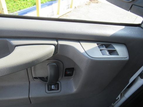 Used 2014 Chevrolet Express 2500 image 23