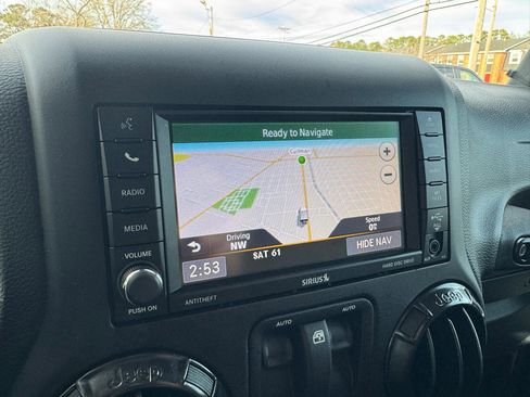 Used 2018 Jeep Wrangler Rubicon AWD/4WD image 23